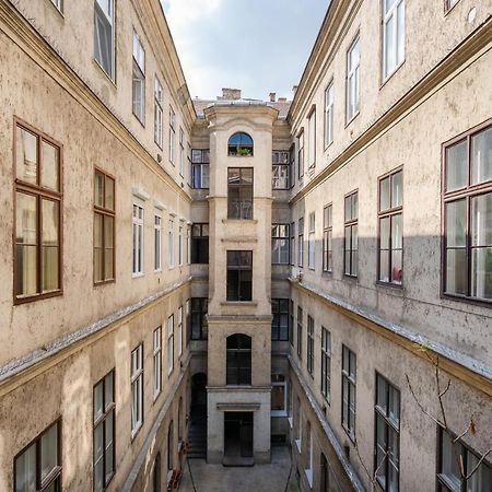 Lonyay Grand Central Budapesta Exterior foto